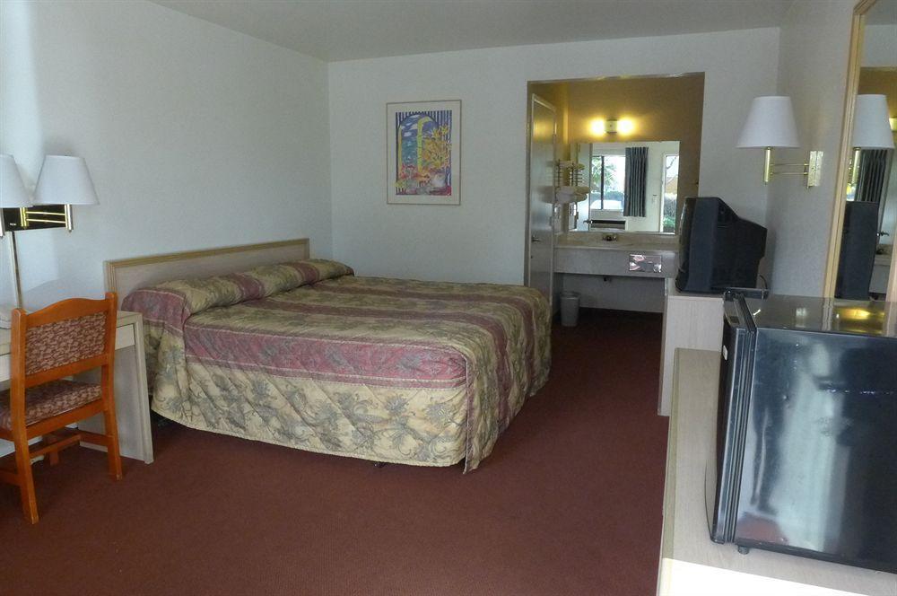 Rodeway Inn Sacramento-University Area Екстер'єр фото